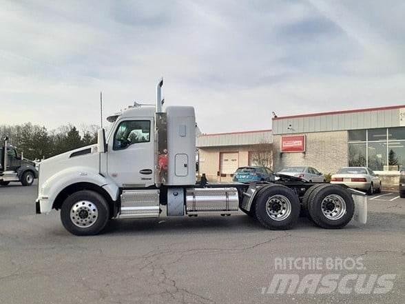 Kenworth T880 Autotractoare