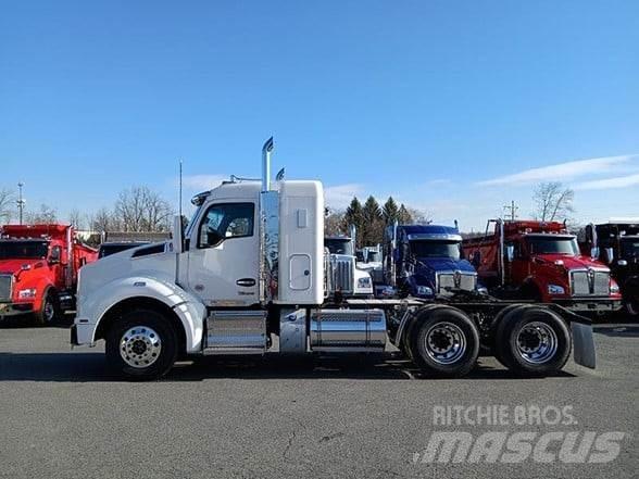 Kenworth T880 Autotractoare