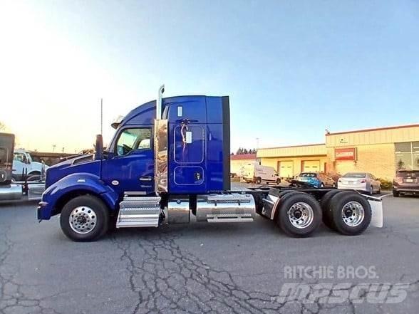 Kenworth T880 Autotractoare