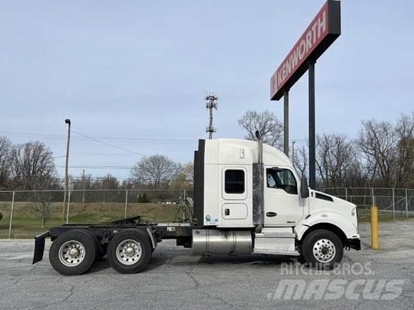 Kenworth T880 Autotractoare