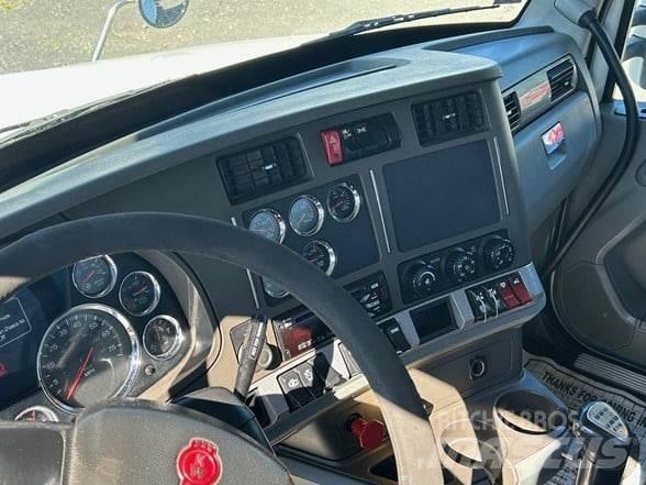 Kenworth T880 Autotractoare