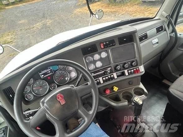 Kenworth T880 Autotractoare