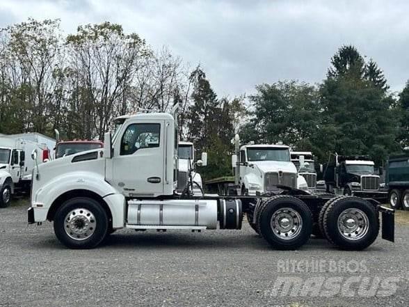 Kenworth T880 Autotractoare