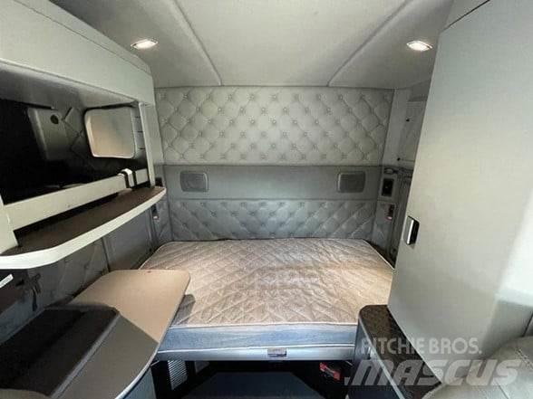 Kenworth T880 Autotractoare
