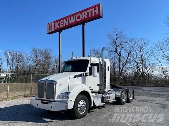 Kenworth T880 Autotractoare