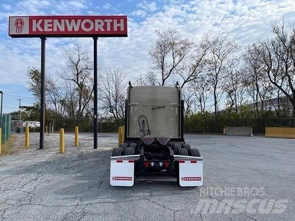 Kenworth W900L Autotractoare