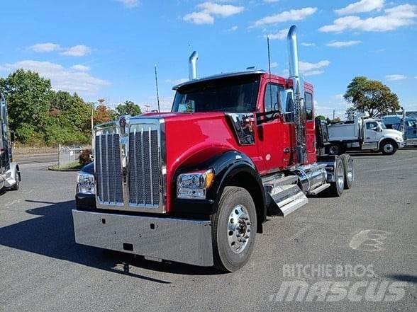 Kenworth W990 Autotractoare