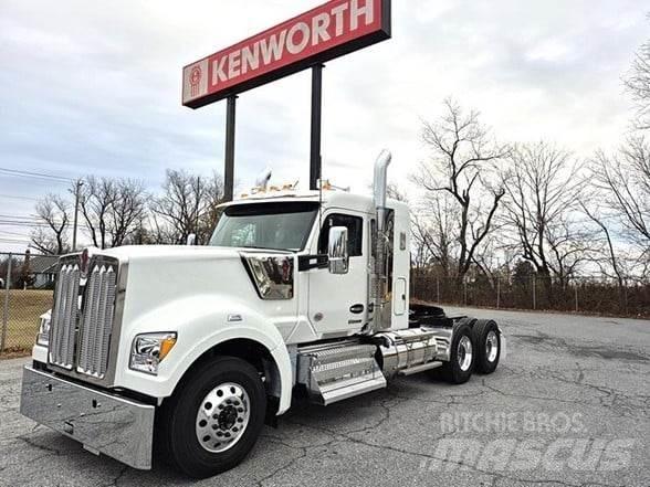 Kenworth W990 Autotractoare