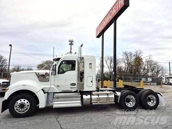 Kenworth W990 Autotractoare