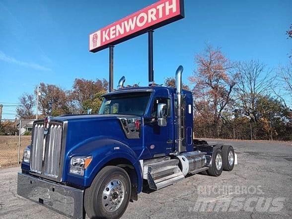 Kenworth W990 Autotractoare
