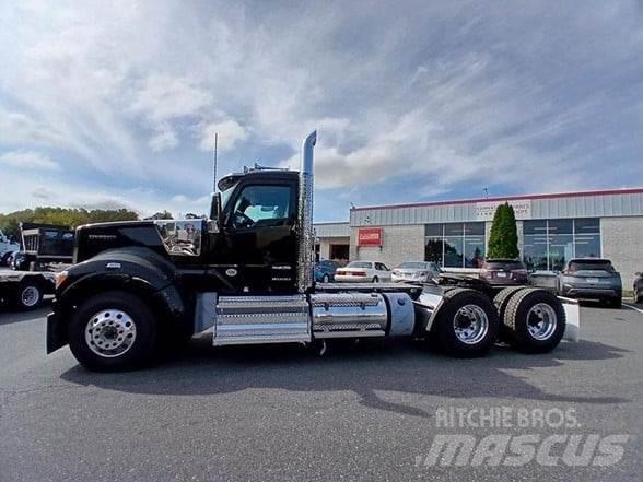 Kenworth W990 Autotractoare