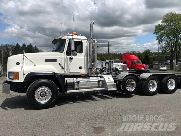 Mack CL733 Autotractoare