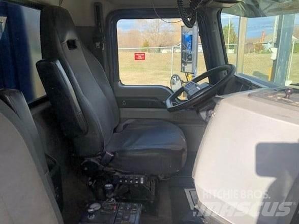 Mack GRANITE 64BR Autobasculanta