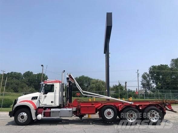 Mack GRANITE GU713 Camion de deseuri