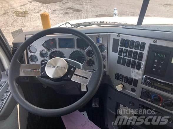 Mack GRANITE GU713 Camion de deseuri