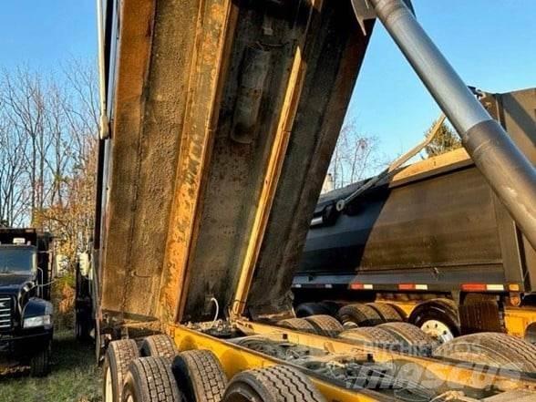 Mack GRANITE GU713 Autobasculanta