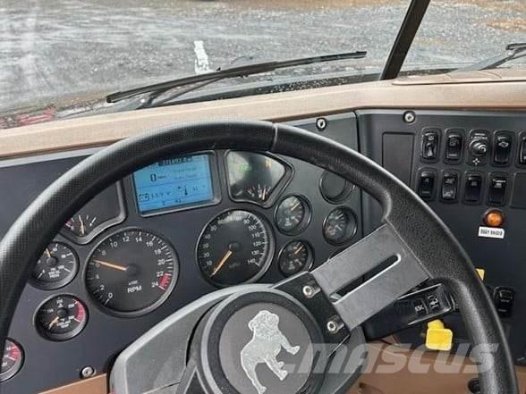 Mack GRANITE GU713 Autobasculanta