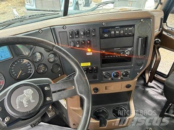 Mack GRANITE GU713 Autobasculanta
