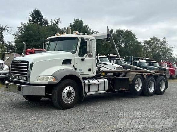Mack GRANITE GU813 Camion de deseuri