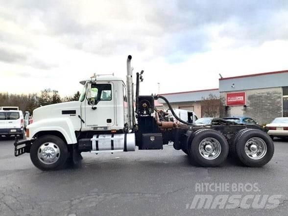 Mack PINNACLE CHU613 Autotractoare