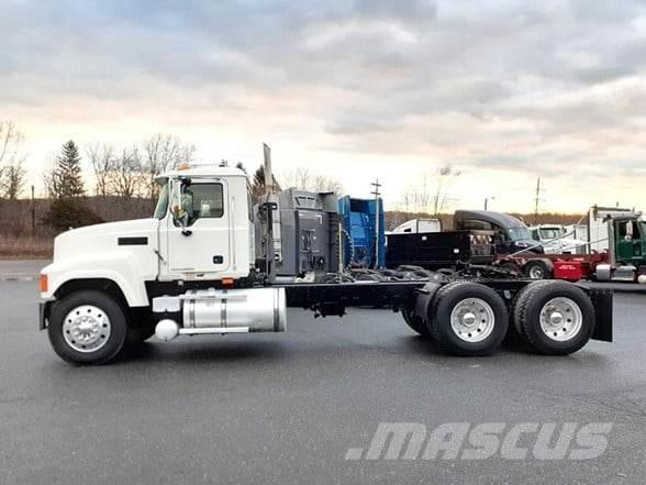 Mack PINNACLE CHU613 Autotractoare