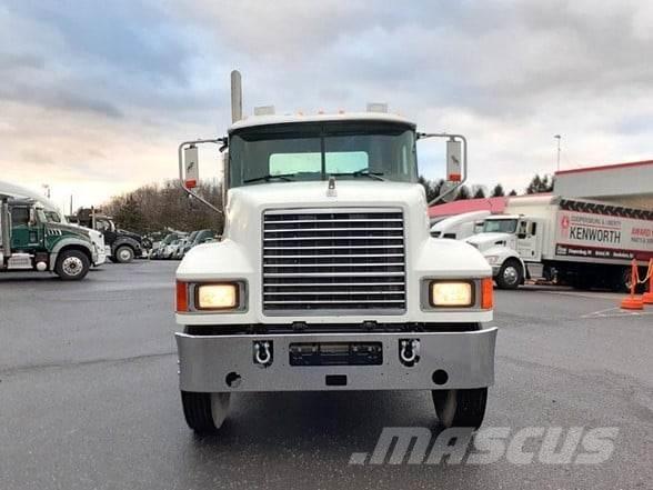 Mack PINNACLE CHU613 Autotractoare