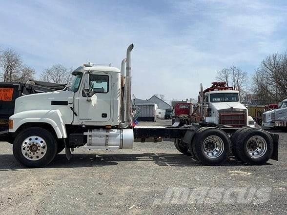 Mack PINNACLE CHU613 Autotractoare
