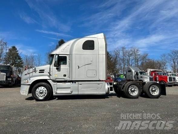 Mack PINNACLE CXU613 Autotractoare