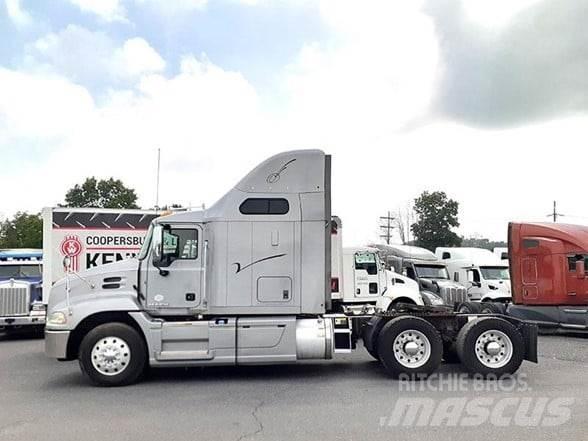 Mack PINNACLE CXU613 Autotractoare
