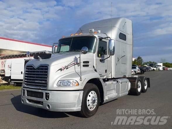 Mack PINNACLE CXU613 Autotractoare