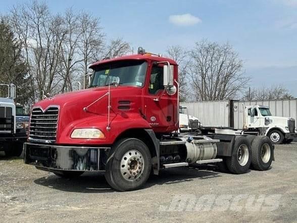 Mack PINNACLE CXU613 Autotractoare