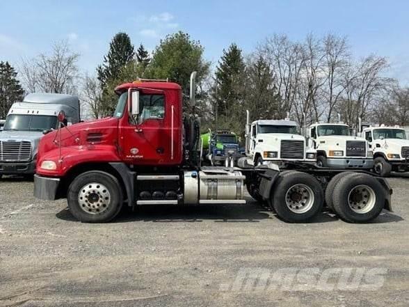 Mack PINNACLE CXU613 Autotractoare