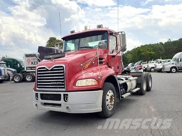 Mack PINNACLE CXU613 Autotractoare