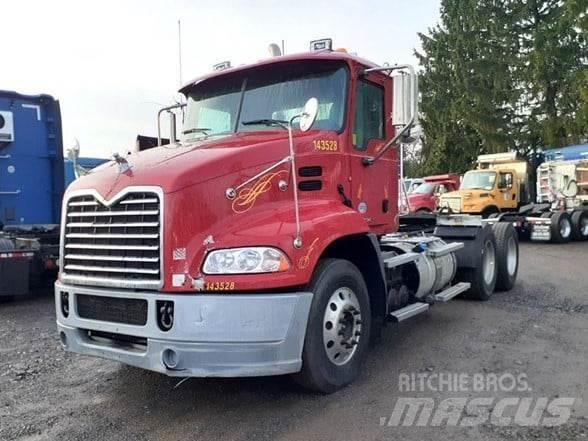 Mack PINNACLE CXU613 Autotractoare