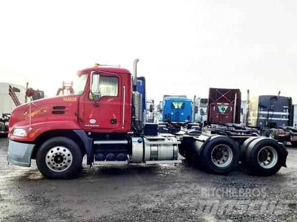 Mack PINNACLE CXU613 Autotractoare