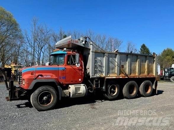 Mack RD688S Autobasculanta