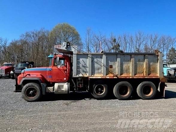 Mack RD688S Autobasculanta