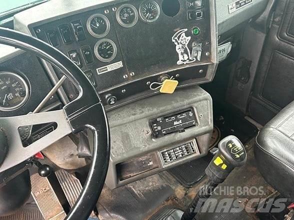 Mack RD688SX Autobasculanta