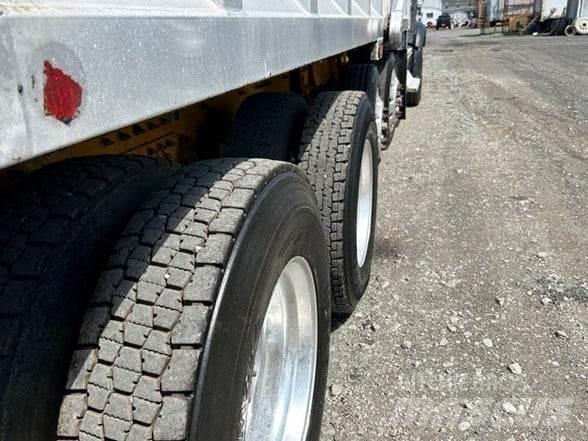 Peterbilt 567 Autobasculanta