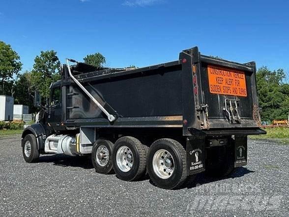 Peterbilt 567 Autobasculanta