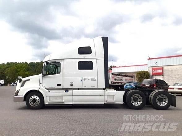 Volvo VNL64T780 Autotractoare