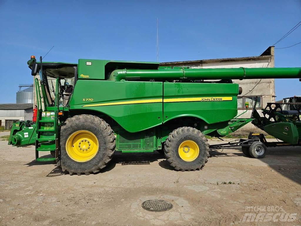 John Deere S770 Combine de secerat