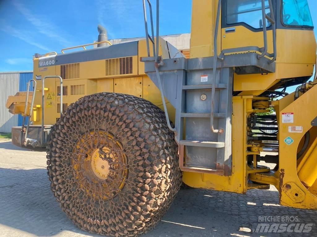 Komatsu WA 600-3 Incarcator pe pneuri