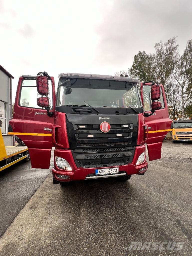 Tatra T158 Camioane platforma/prelata