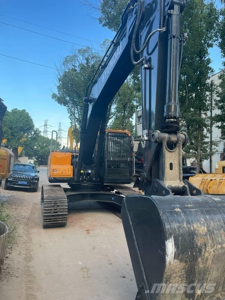 Hyundai 220HX Excavatoare pe șenile
