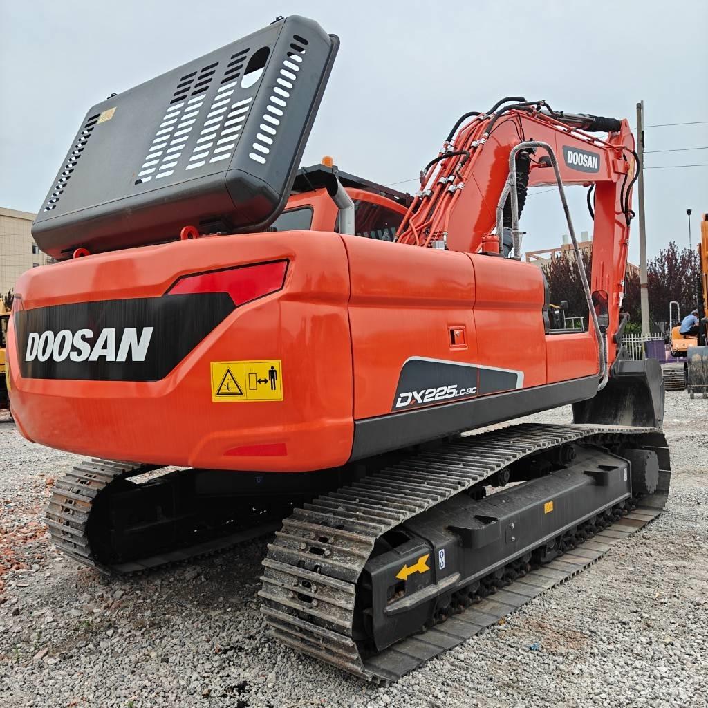 Doosan DX225LC-9C Excavatoare pe șenile
