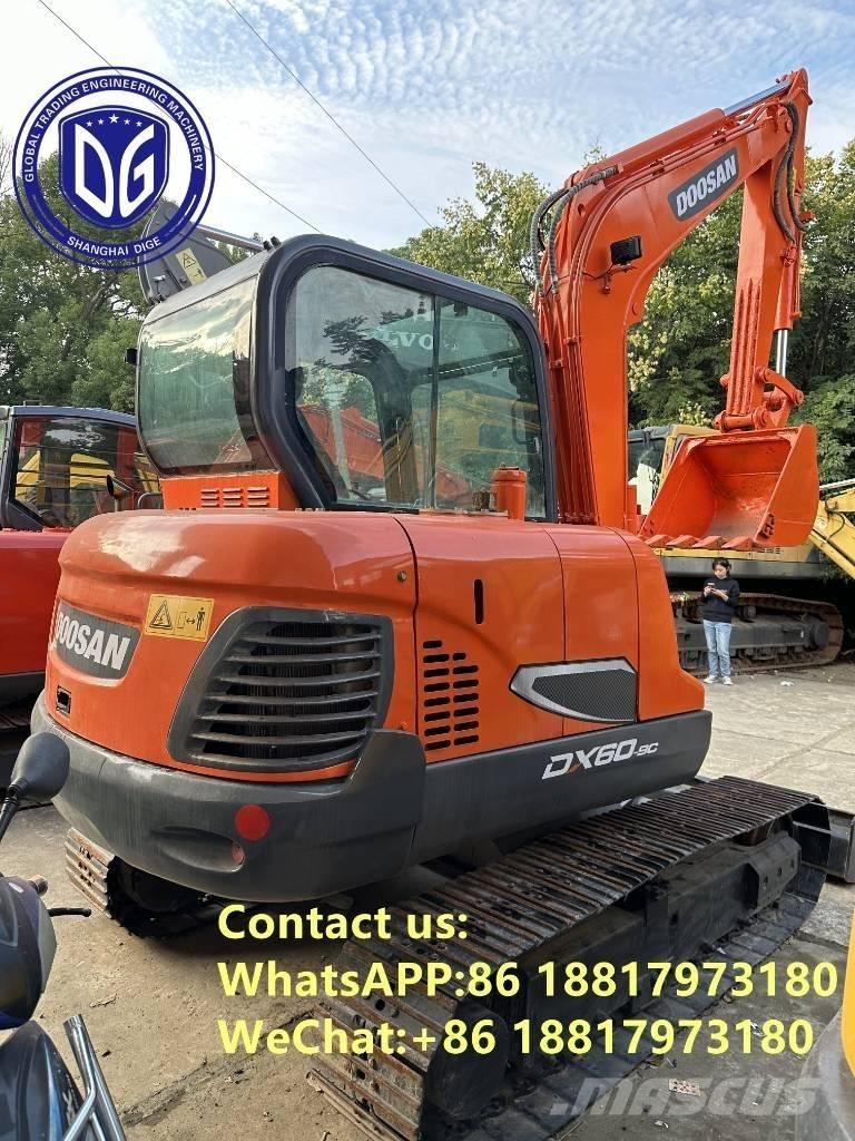 Doosan DX 60 Excavatoare pe șenile
