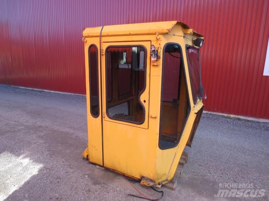 Fiat-Allis 345B Cabine si interior