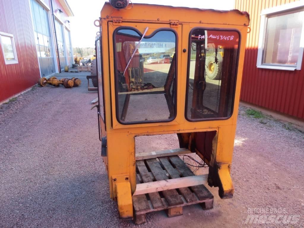 Fiat-Allis 345B Cabine si interior