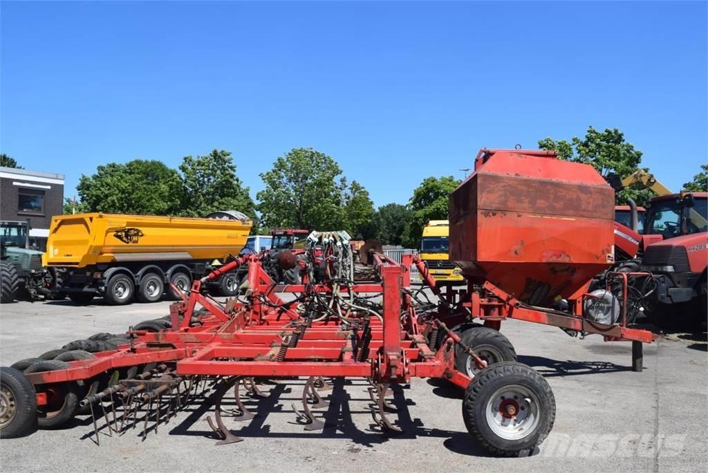 Horsch CO 6.25 Perforatoare
